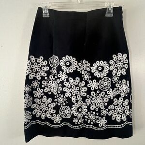 Harold's Cotton Silk Blend White Black Embroidered Floral Design A-Line‎ Skirt 2